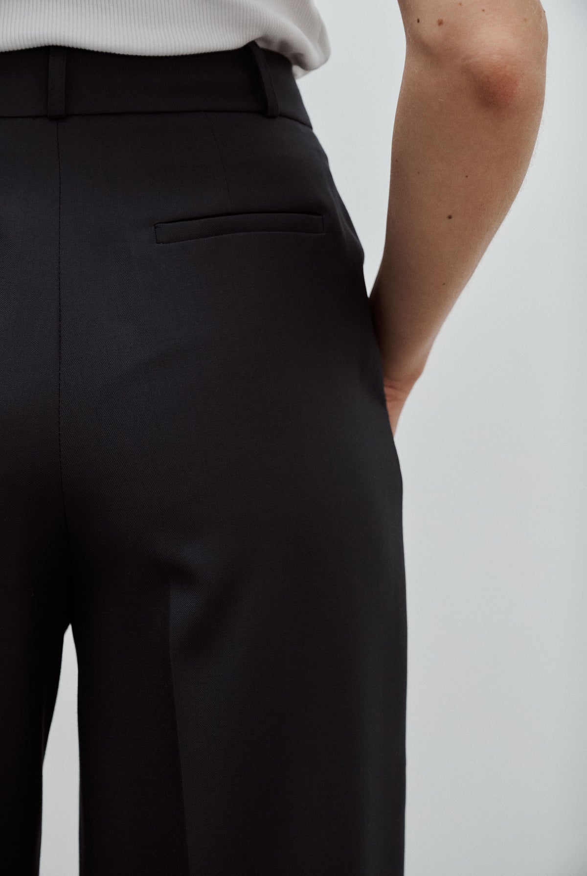 pantalon de tailleur femme twill de laine anthracite Made in France par Facettes Studio