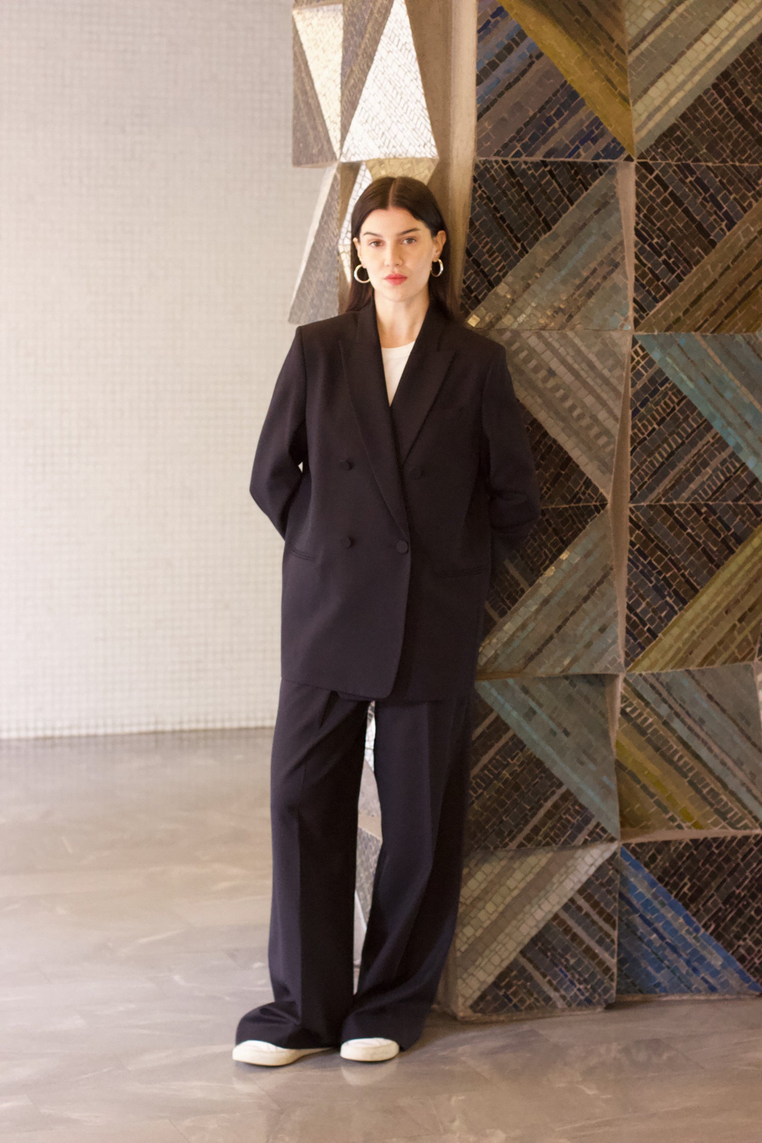 veste de tailleur croisée femme double boutonnage twill de laine noire Made in France par Facettes Studio