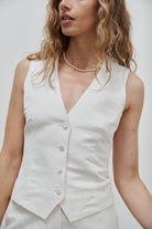 gilet veston de tailleur col V pour femme en toile de lin et soie blanc cassé Made in France - Facettes Studio