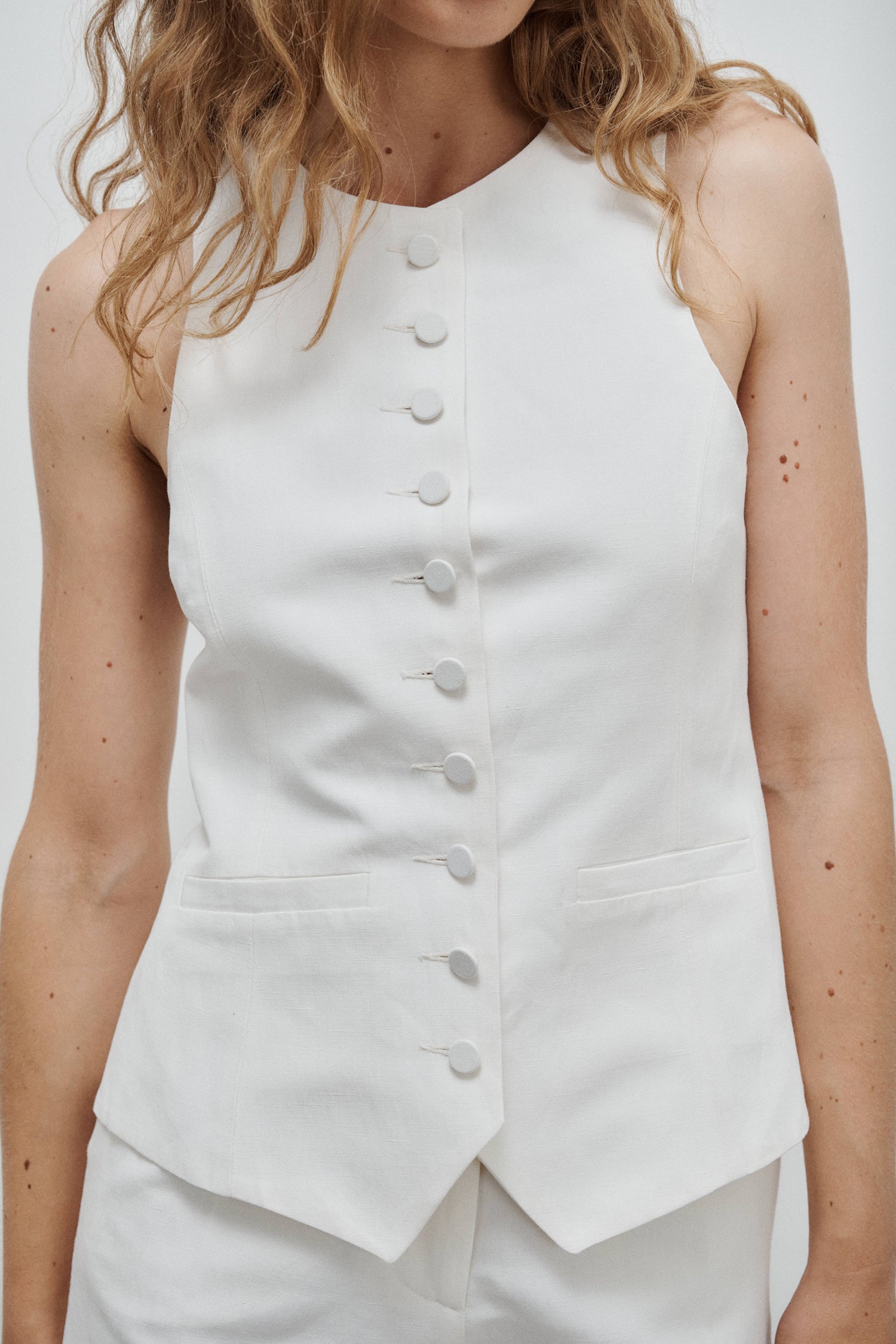gilet veston de tailleur femme toile de lin et soie blanc cassé Made in France par Facettes Studio