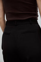 pantalon de tailleur femme gabardine de laine noire Made in France par Facettes Studio