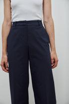 pantalon tailleur femme tailleur haute en toile de coton bleu marine Made in France par Facettes Studio