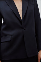 veste de tailleur femme simple boutonnage gabardine de laine bleu marine Made in France par Facettes Studio